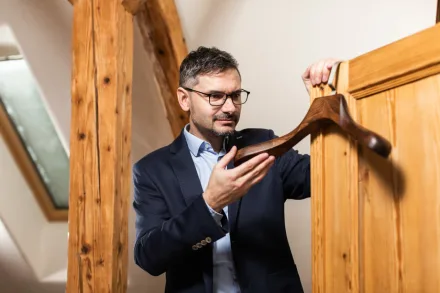 Ramínko z masivního dřeva
